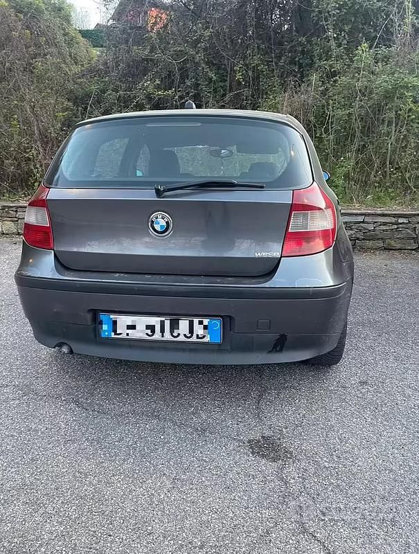 Usata BMW 118 143 CV (105 kW) 2007 Grigio Utilitaria