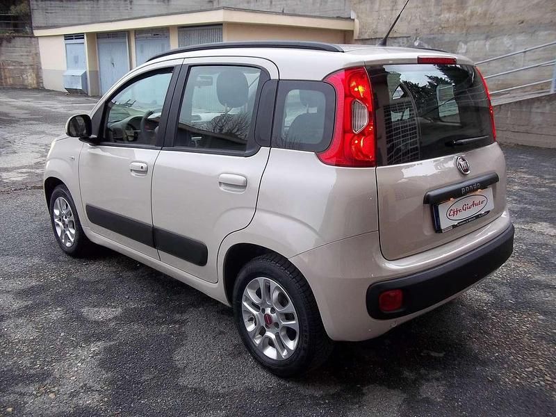 Usata Fiat Panda Lounge 69 CV (50 kW) 2015 715/a beige accogliente Utilitaria