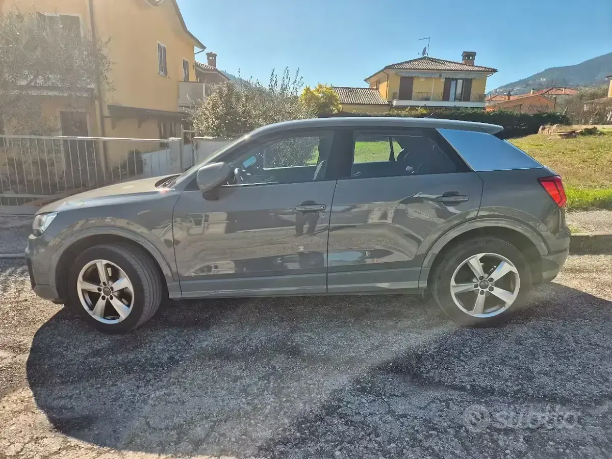 Usata Audi Q2 116 CV (85 kW) 2018 Grigio SUV