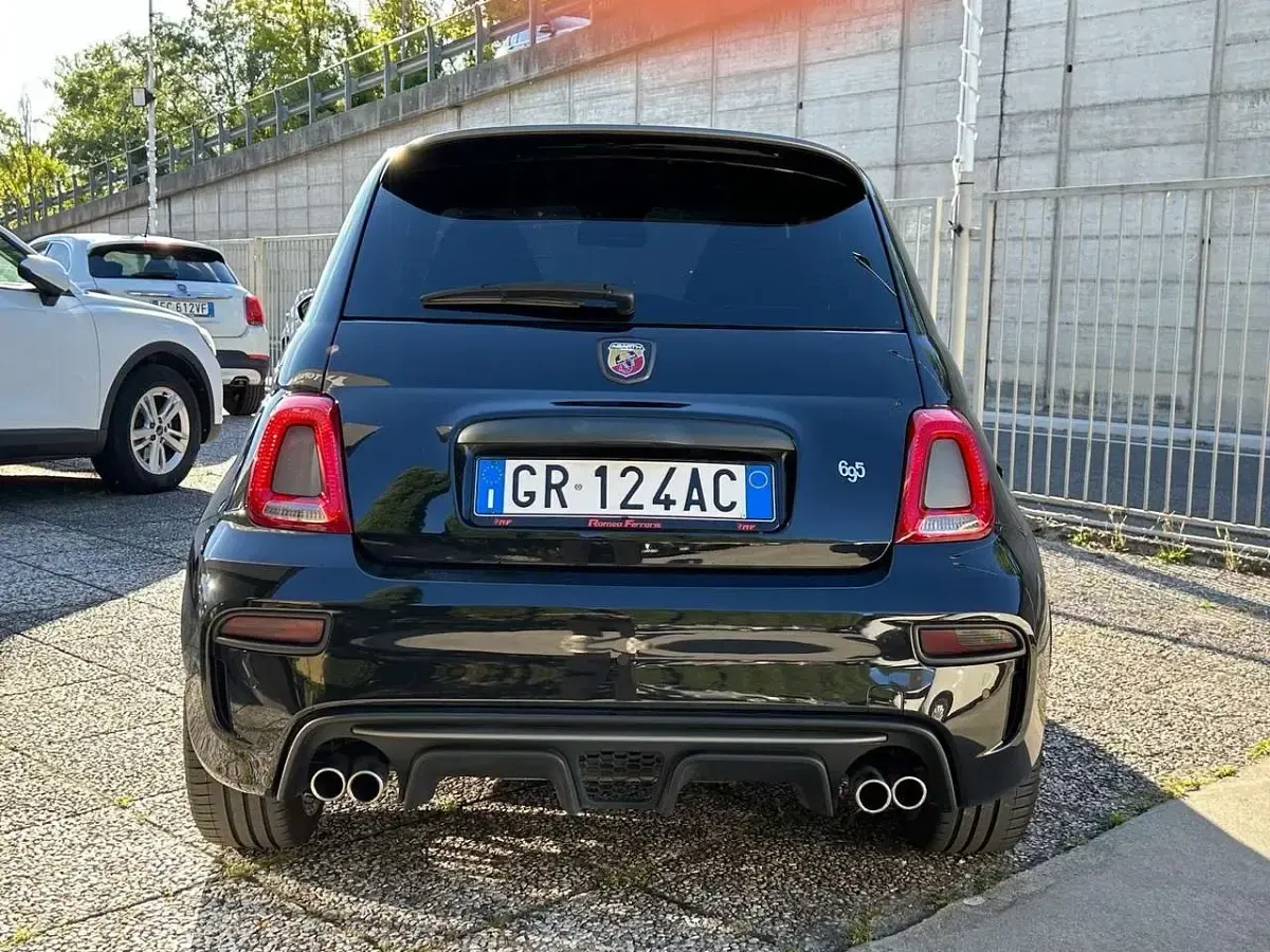 Usata Abarth 695 Competizione 179 CV (131 kW) 2023 Nero Utilitaria