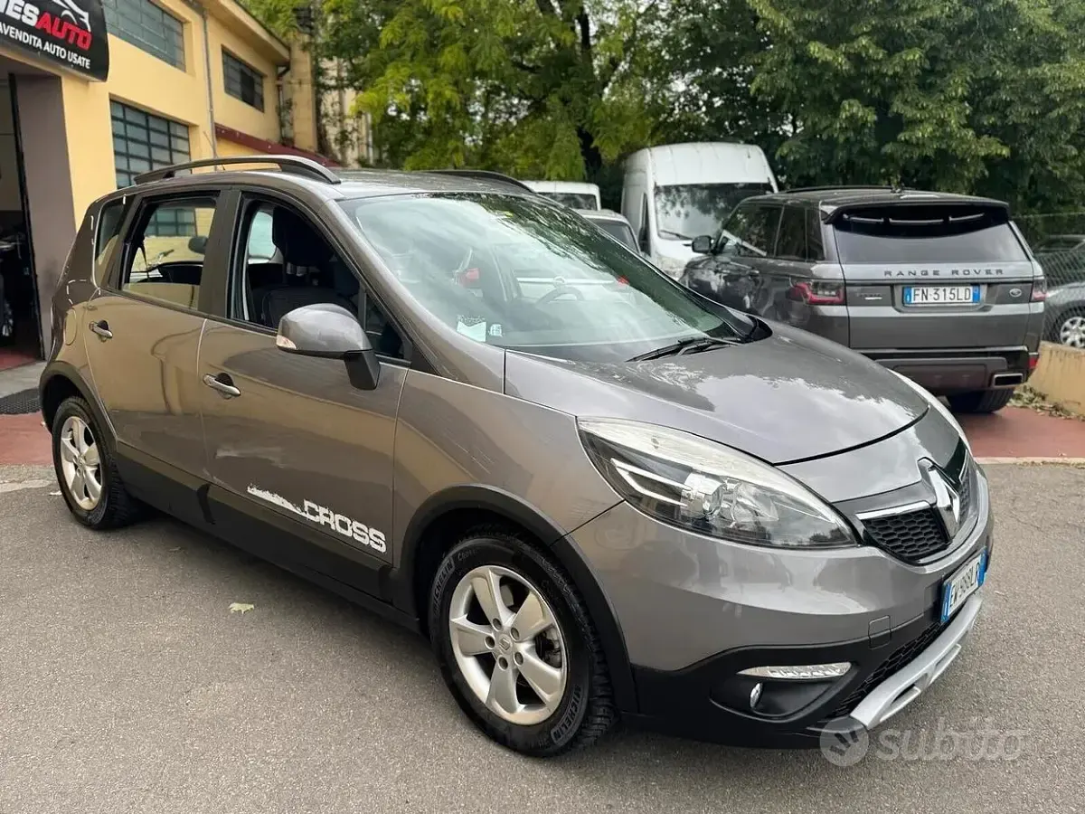 Usata Renault Scenic E-Tech XMOD 110 CV (80 kW) 2014 Grigio Monovolume