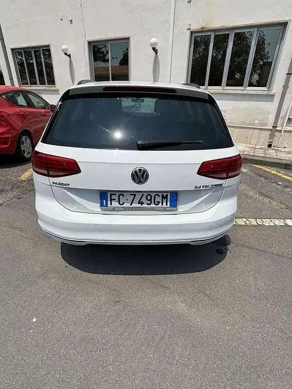 Usata VW Passat 150 CV (110 kW) 2016 Bianco Berlina