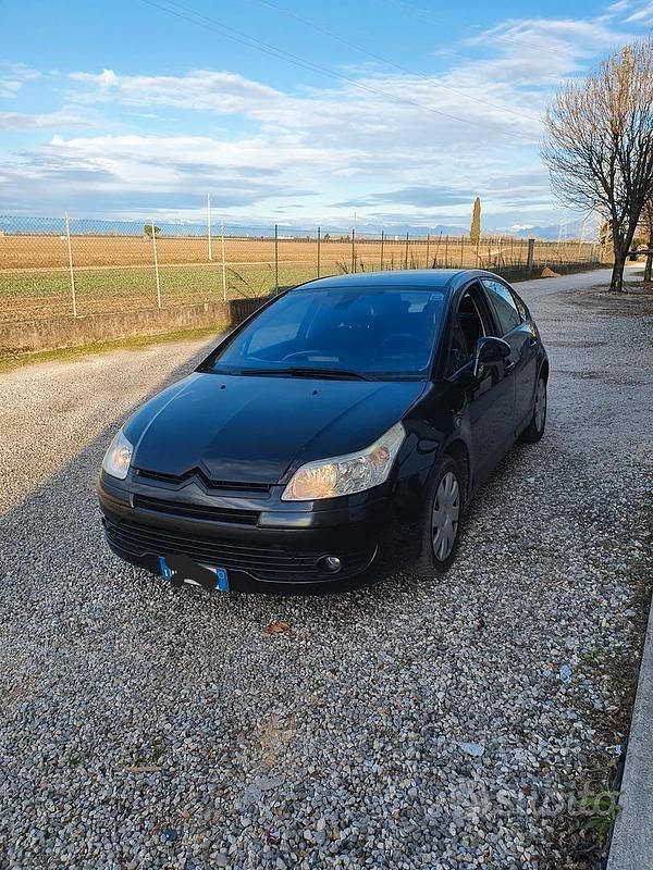 Usata 2007 Citroën C4 Tre volumi | 1500 € (Buon prezzo) - Immagine 1/2