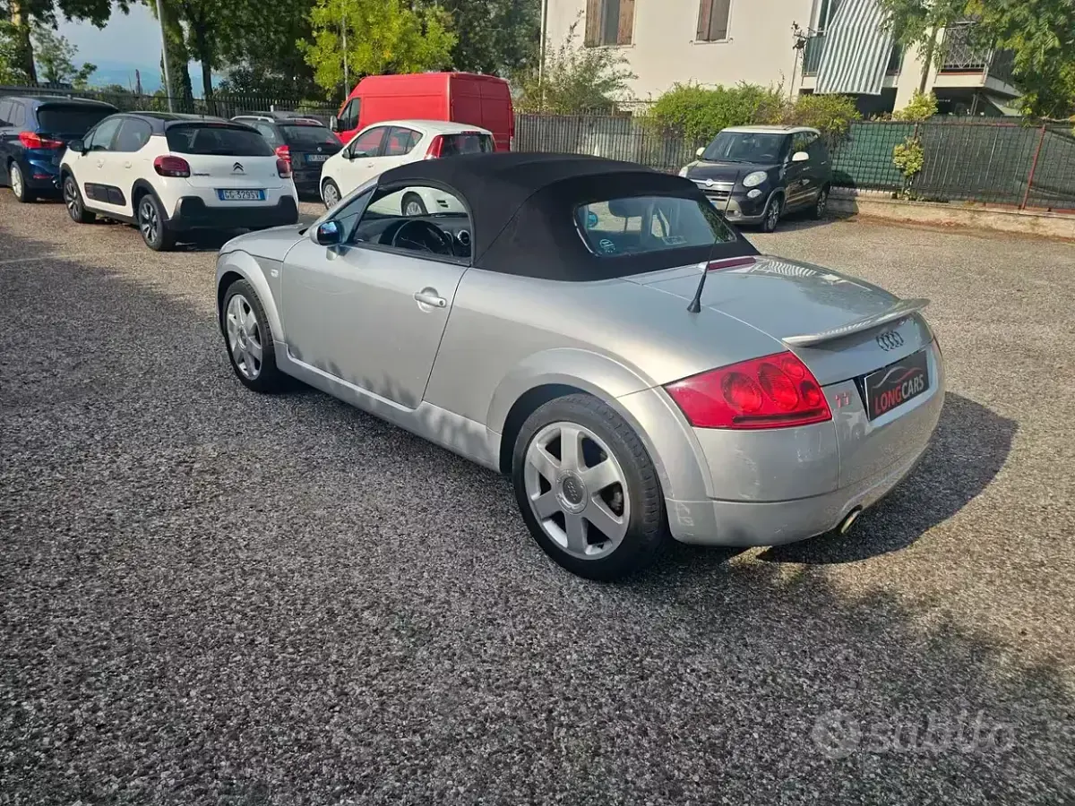 Usata Audi TT 179 CV (131 kW) 2000 Grigio Coupé