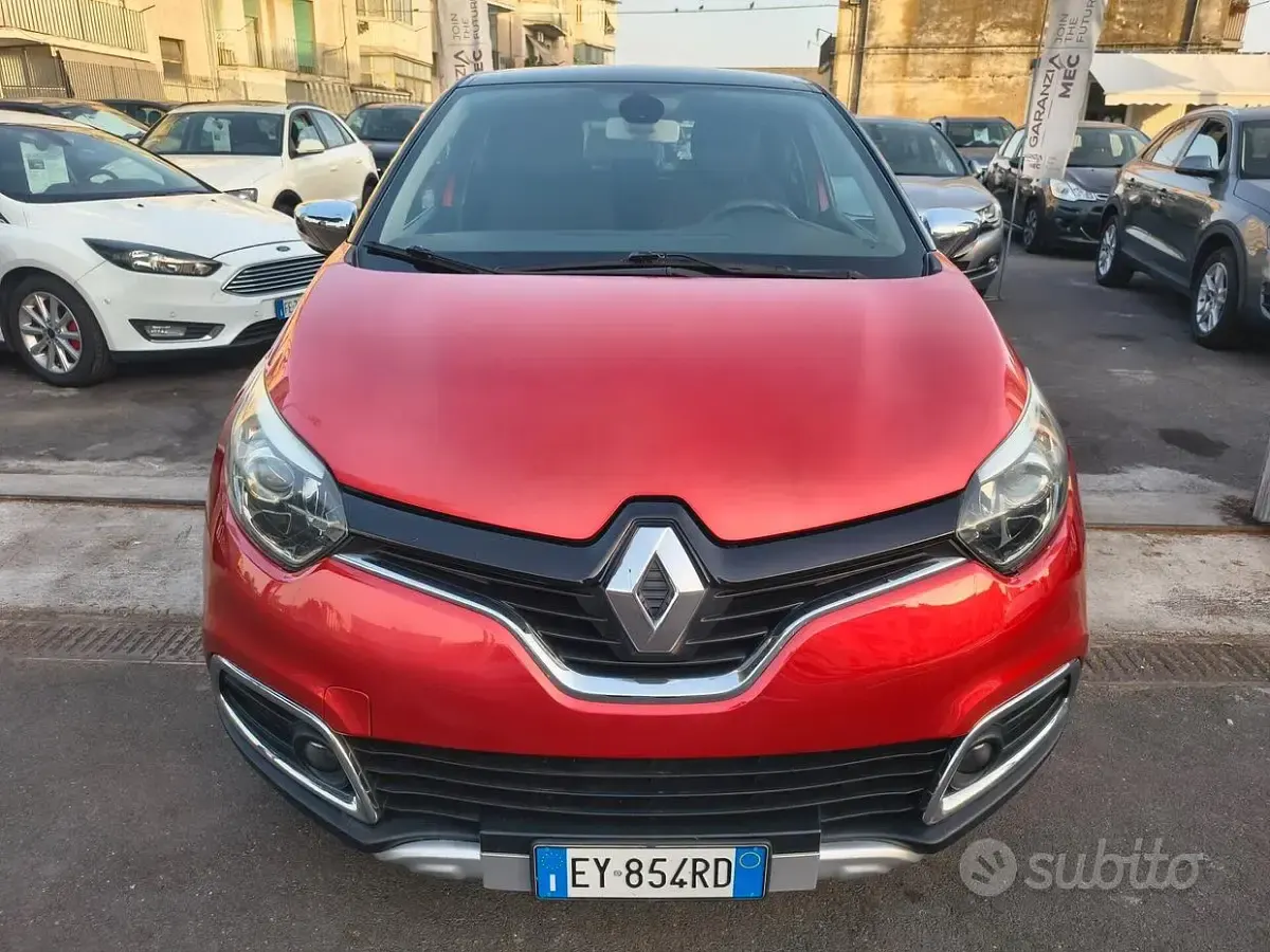 Usata Renault Captur 110 CV (80 kW) 2015 Rosso SUV