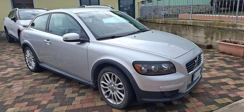 Argento Usata 2009 Volvo C30 Due volumi | 3500 € (Buon prezzo) - Immagine 1/4