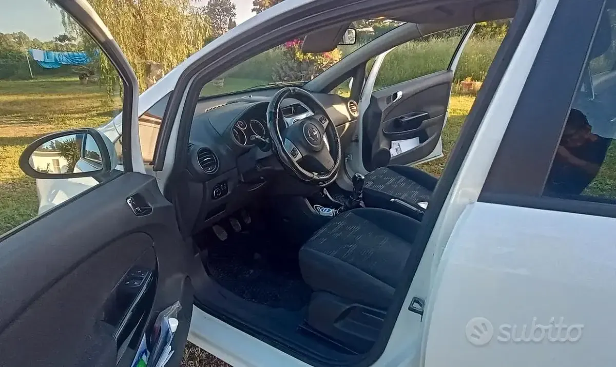 Usata Opel Corsa 95 CV (69 kW) 2011 Bianco Utilitaria