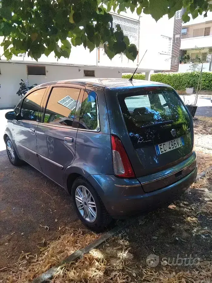 Usata Lancia Musa 90 CV (66 kW) 2010 Grigio Monovolume