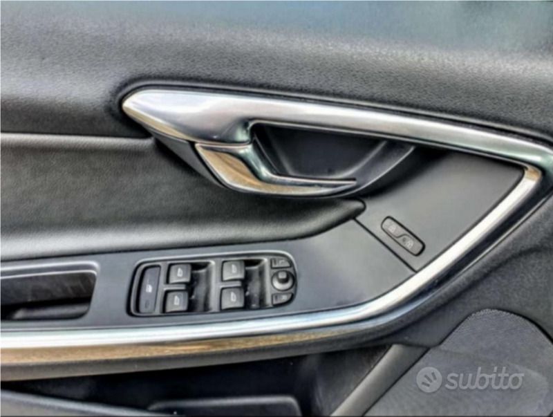 Usata Volvo V60 Kinetic 120 CV (88 kW) 2017 Grigio Station wagon