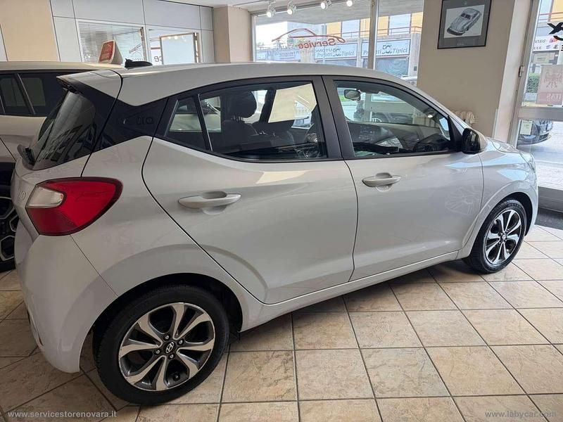 Usata Hyundai i10 67 CV (49 kW) 2024 Argento Utilitaria