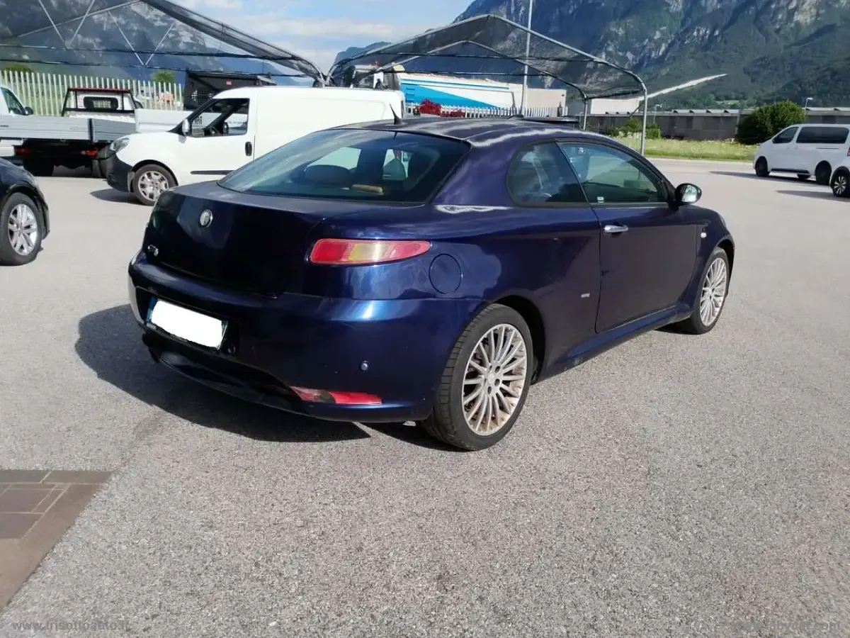 Usata Alfa Romeo GT 150 CV (110 kW) 2006 Blu/azzurro Coupé