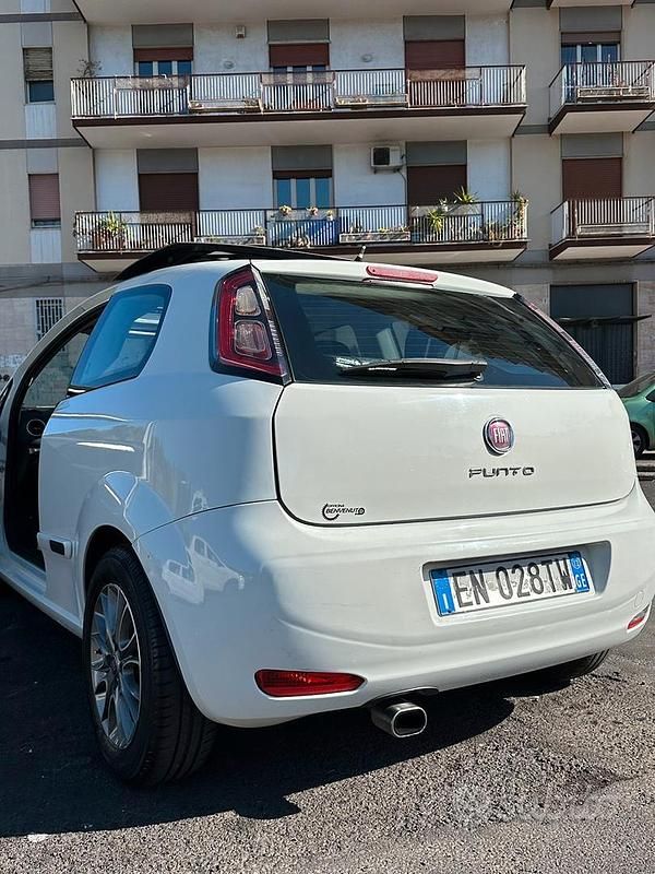 Usata Fiat Punto Sport 95 CV (69 kW) 2012 Bianco Utilitaria