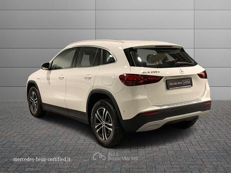 Nuova Mercedes GLA250 Advanced 218 CV (160 kW) 2025 Bianco SUV