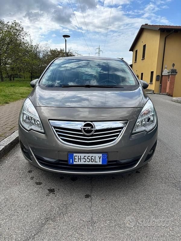 Usata Opel Meriva 102 CV (75 kW) 2011 Grigio Monovolume