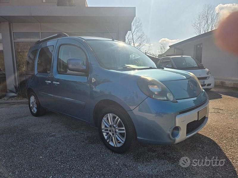 Usata Renault Kangoo 90 CV (66 kW) 2012 Blu Monovolume