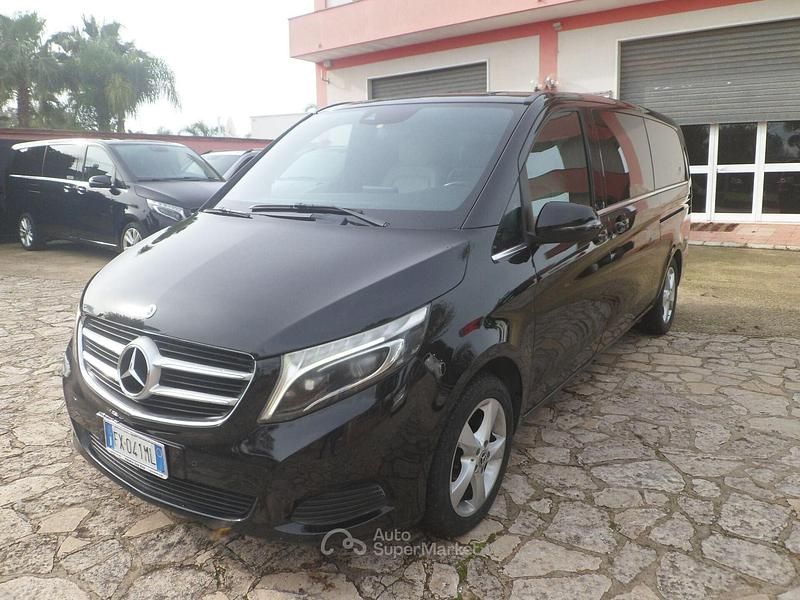 Nero Usata 2019 Mercedes V200 Business Monovolume | 22.000 € - Immagine 1/4