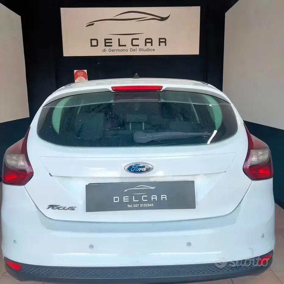 Usata Ford Focus 115 CV (84 kW) 2013 Bianco Berlina