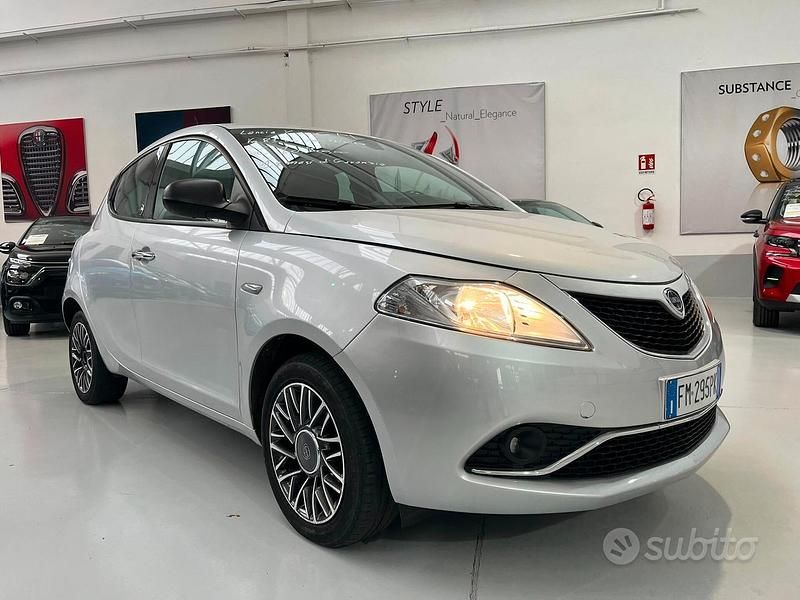 Usata Lancia Ypsilon Silver 69 CV (50 kW) 2017 Other Utilitaria