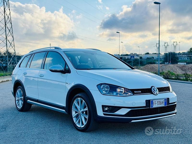 Usata VW Golf Alltrack Executive 110 CV (80 kW) 2016 Bianco Station wagon