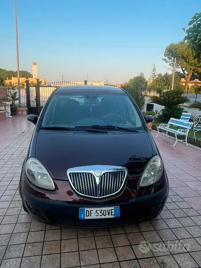 Usata Lancia Musa 101 CV (74 kW) 2006 Viola Monovolume