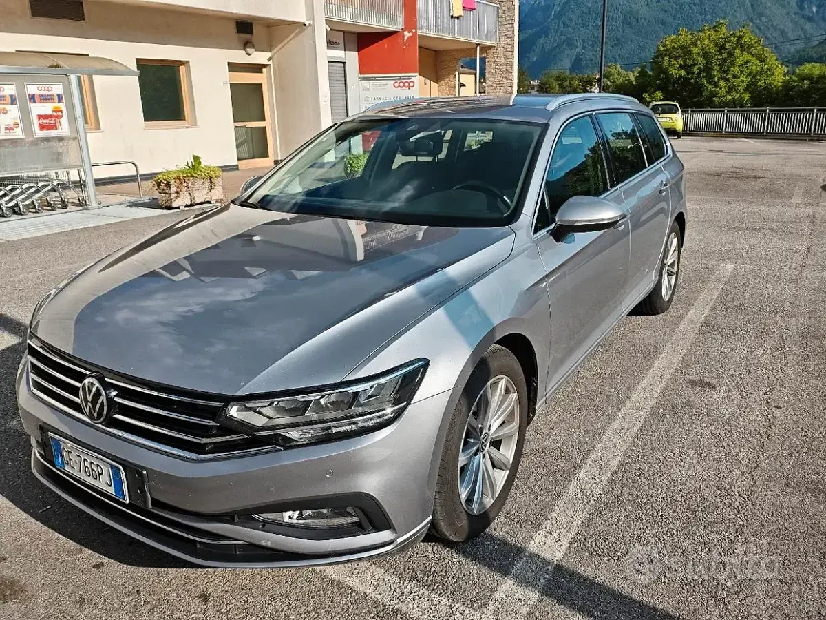 Usata VW Passat 150 CV (110 kW) 2021 Grigio Station wagon