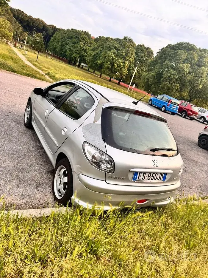 Usata Peugeot 206 88 CV (64 kW) 2006 Grigio Utilitaria