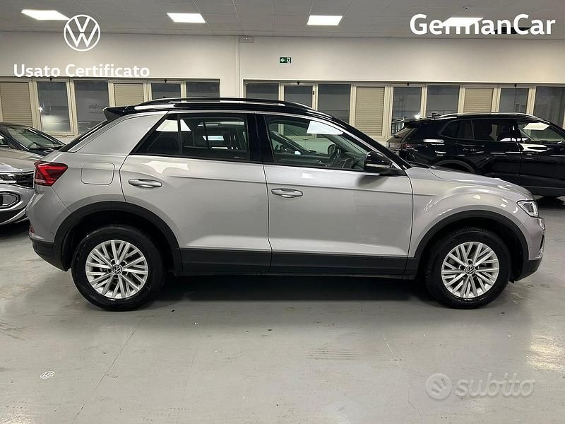 Usata VW T-Roc Life 110 CV (80 kW) 2023 Grigio SUV