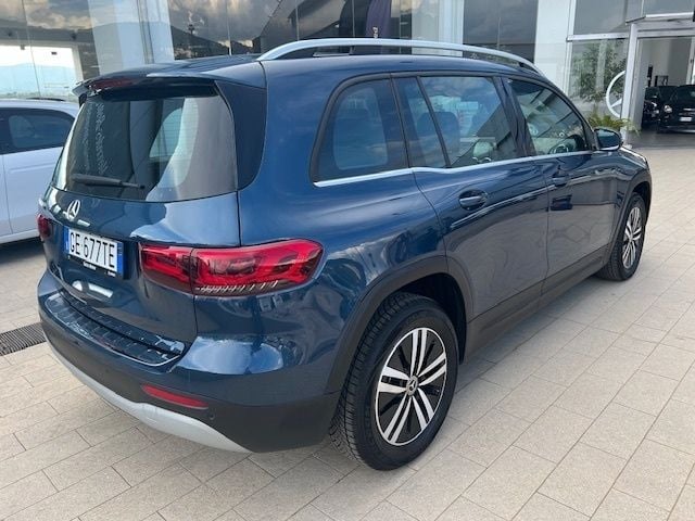 Usata Mercedes GLB200 150 CV (110 kW) 2021 Blue denim ; SUV