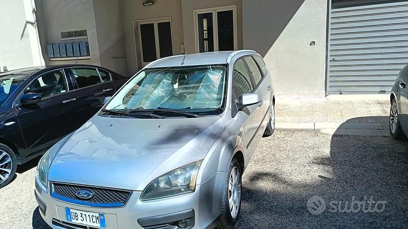 Usata Ford Focus 116 CV (85 kW) 2006 Grigio Station wagon