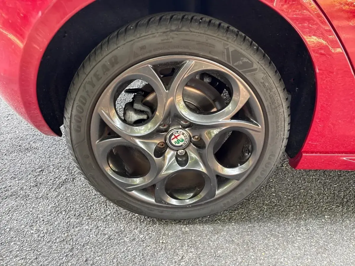 Usata Alfa Romeo Giulietta Super 120 CV (88 kW) 2016 Rosso Utilitaria