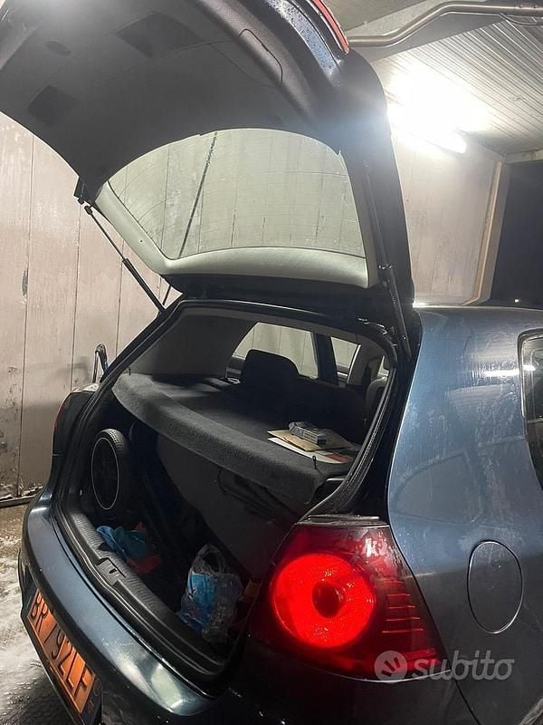 Usata VW Golf V 140 CV (102 kW) 2005 Berlina