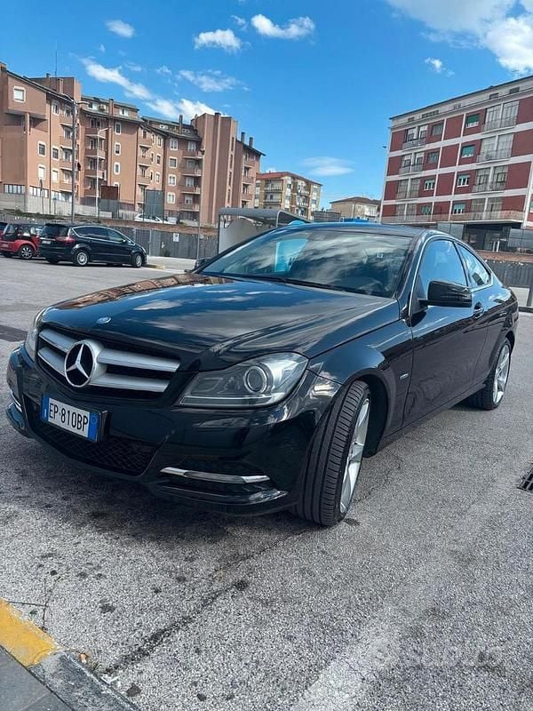 Second-hand Mercedes C220 Avantgarde 170 CP (125 kW) 2012 Negru Coupe