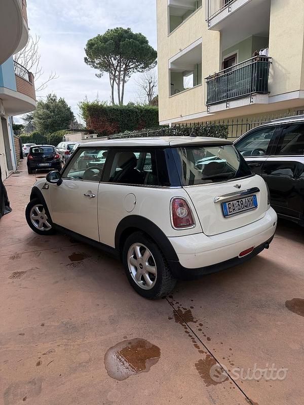 Usata Mini ONE 74 CV (54 kW) 2010 Beige Utilitaria
