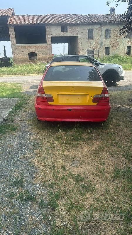 Usata BMW 318 2000 Giallo Berlina