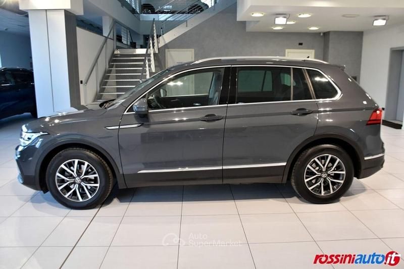 Usata VW Tiguan R 131 CV (96 kW) 2022 Grigio SUV