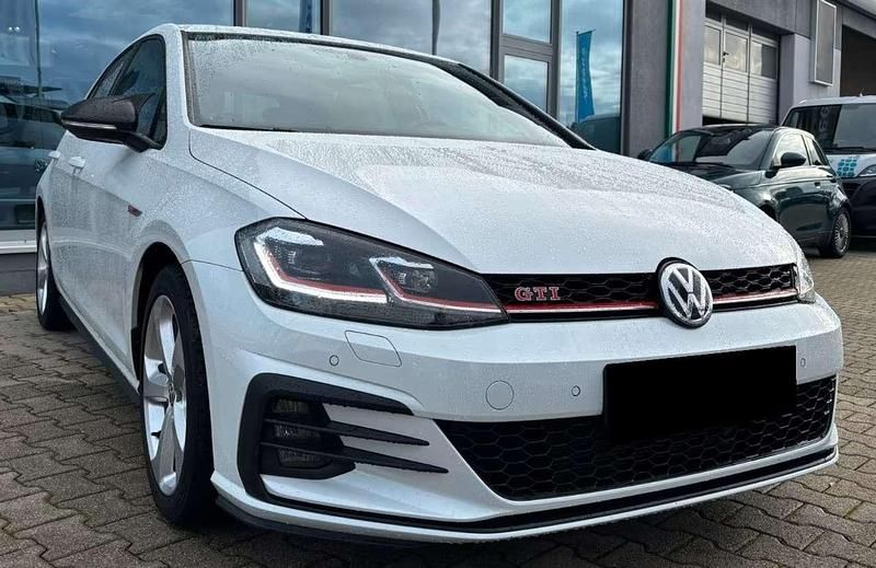 Usata VW Golf VII GTI 245 CV (180 kW) 2019 Oryx bianco Berlina