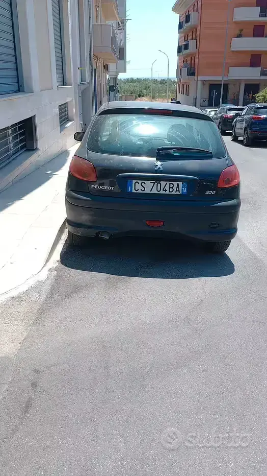 Usata Peugeot 206 60 CV (44 kW) 2005 Nero Berlina