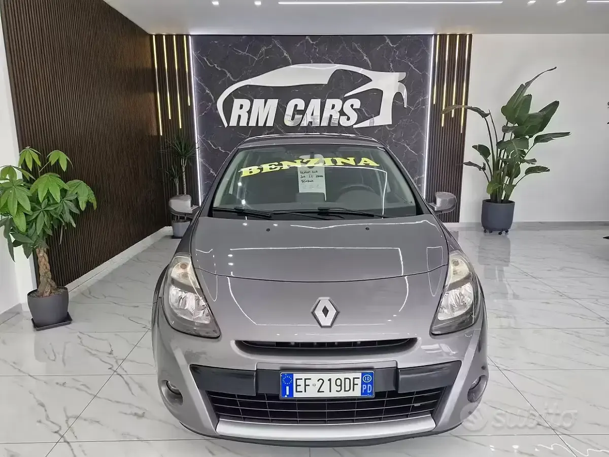 Usata Renault Clio Luxe 75 CV (55 kW) 2010 Grigio Utilitaria