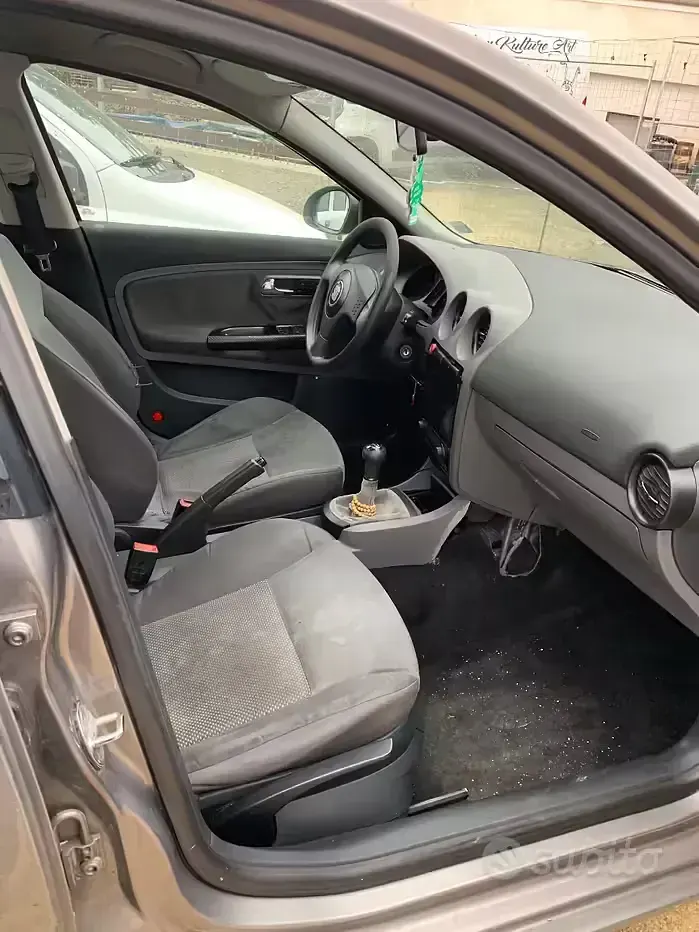 Usata Seat Ibiza 75 CV (55 kW) 2004 Utilitaria