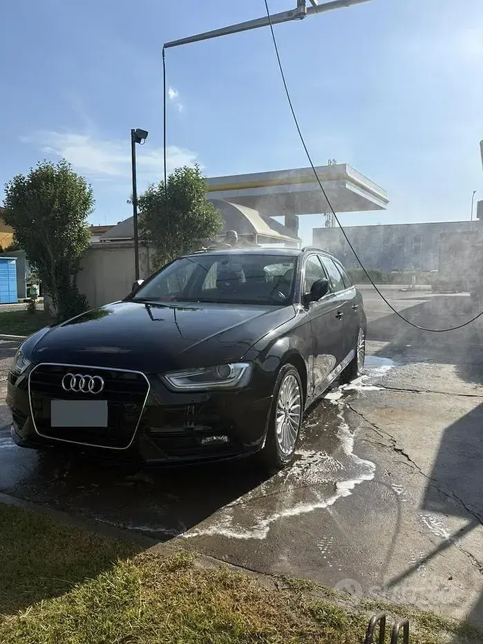 Usata Audi A4 143 CV (105 kW) 2012 Nero Station wagon