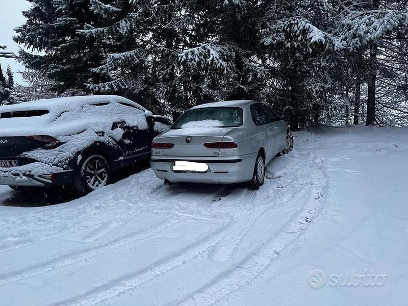 Usata Alfa Romeo 156 Distinctive 105 CV (77 kW) 2000 Grigio Berlina