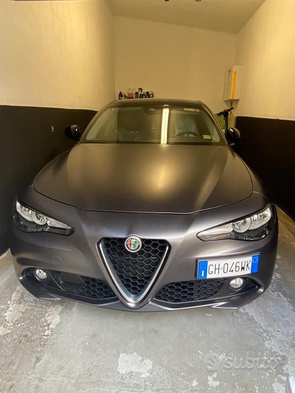 Usata Alfa Romeo Giulia Super 150 CV (110 kW) 2017 Bronzo Berlina