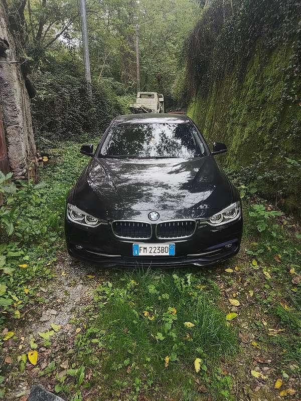 Nero Usata 2017 BMW 318 Sport Line Tre volumi | 12.900 € (Buon prezzo) - Immagine 1/4