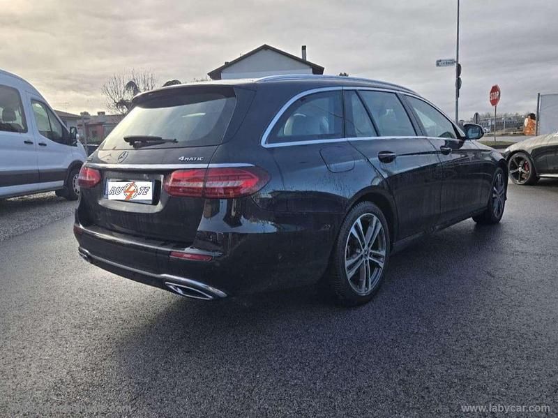 Usata Mercedes E200 265 CV (194 kW) 2021 Nero Berlina