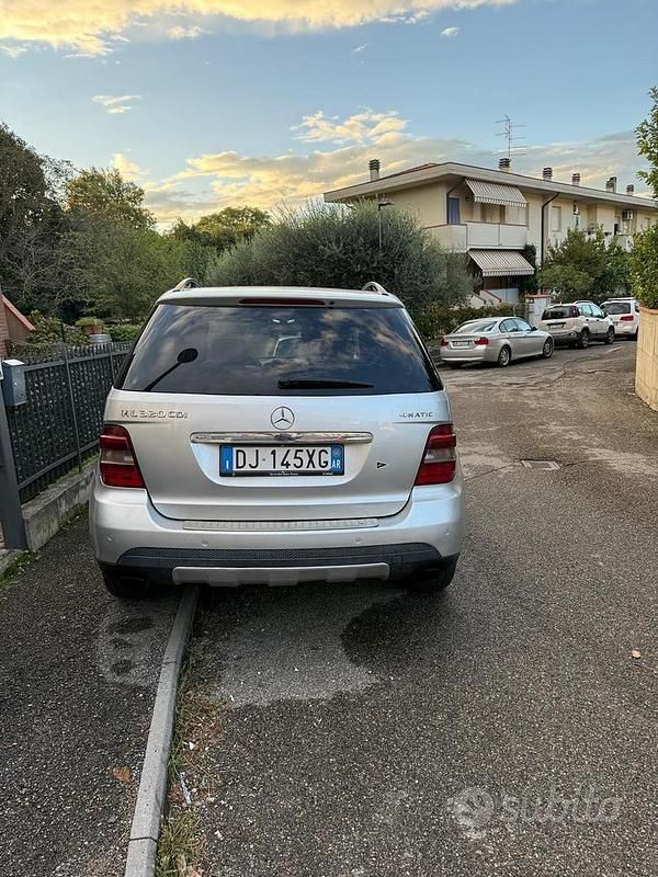 Usata Mercedes ML320 2009 Grigio SUV