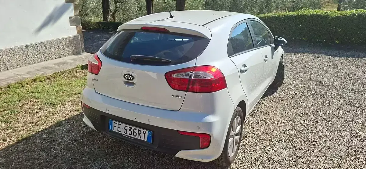 Usata Kia Rio Active 75 CV (55 kW) 2016 Bianco Utilitaria