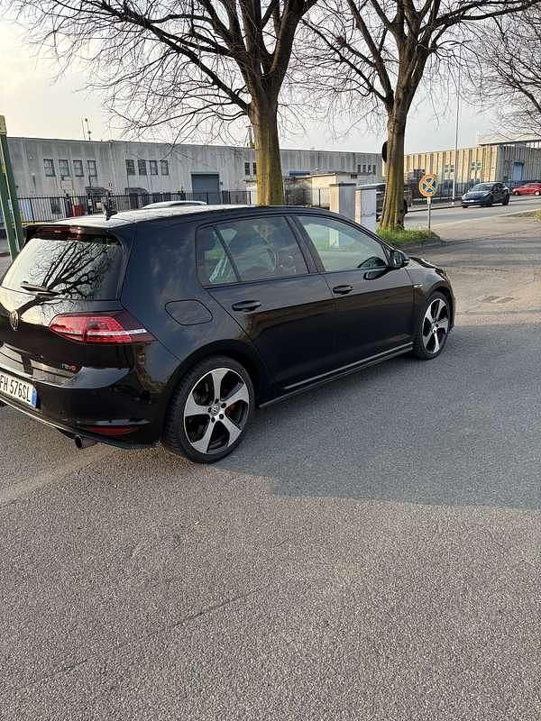 Usata VW Golf VII GTI 230 CV (169 kW) 2017 Berlina