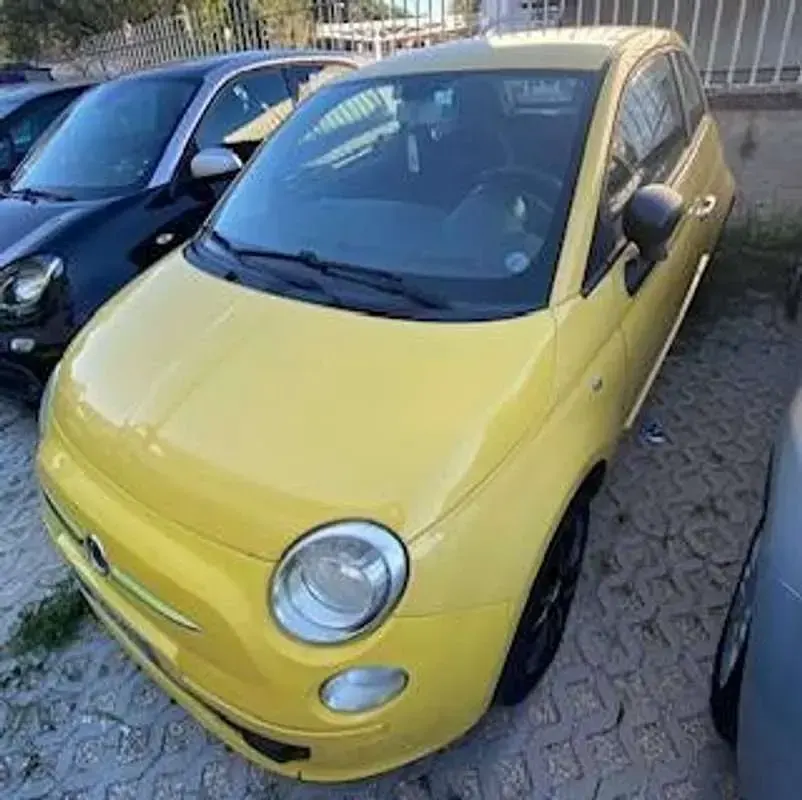 Usata Fiat 500 75 CV (55 kW) 2008 Giallo Utilitaria