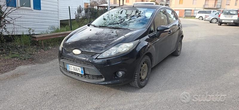 Usata Ford Fiesta Titanium 68 CV (50 kW) 2010 Nero Utilitaria