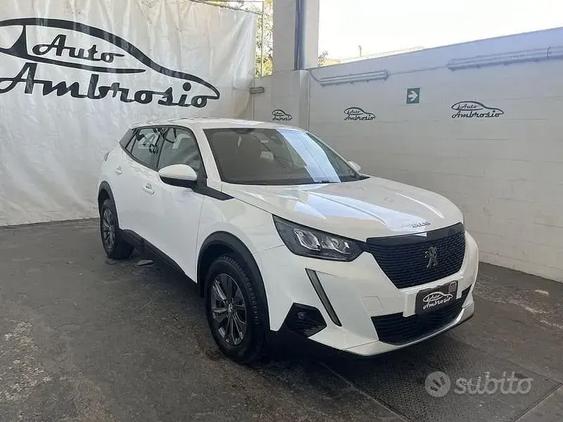 Usata Peugeot 2008 Allure 110 CV (80 kW) 2021 Bianco SUV